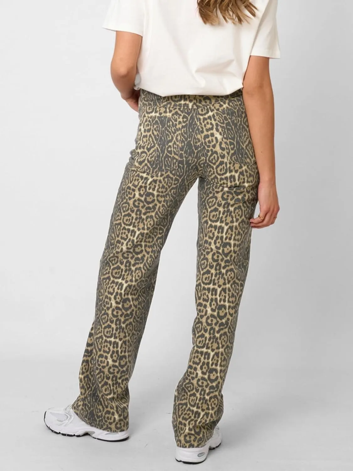 Women's Y2K Oversized Baggy Leopard Print Wide Straight Leg Jeans Stretchy High Waisted Cheetah Cargo Denim Pants